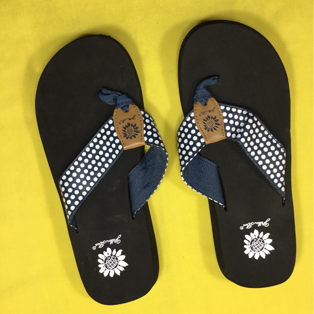 Yellow Box Women  Navy Polka Dot Flip Flops - Casual Summer Sandals SZ 8